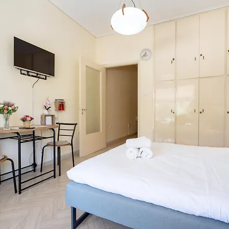 2 Person Loutraki (Corinthia)